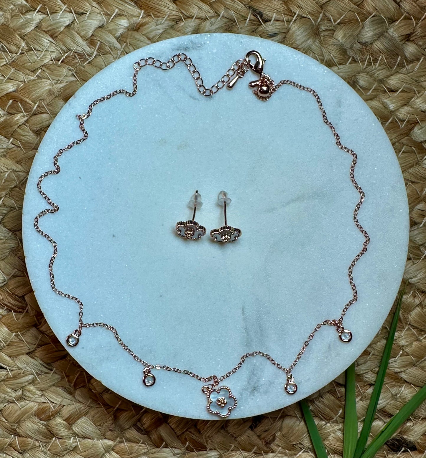 KAVYA PENDANT SET
