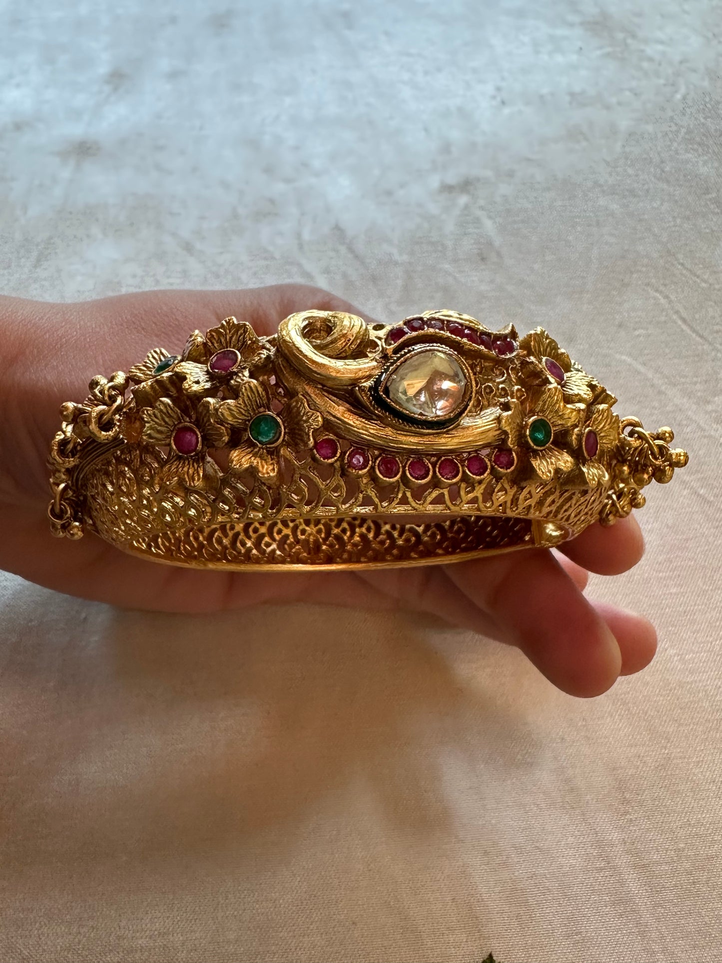MANVI BANGLES