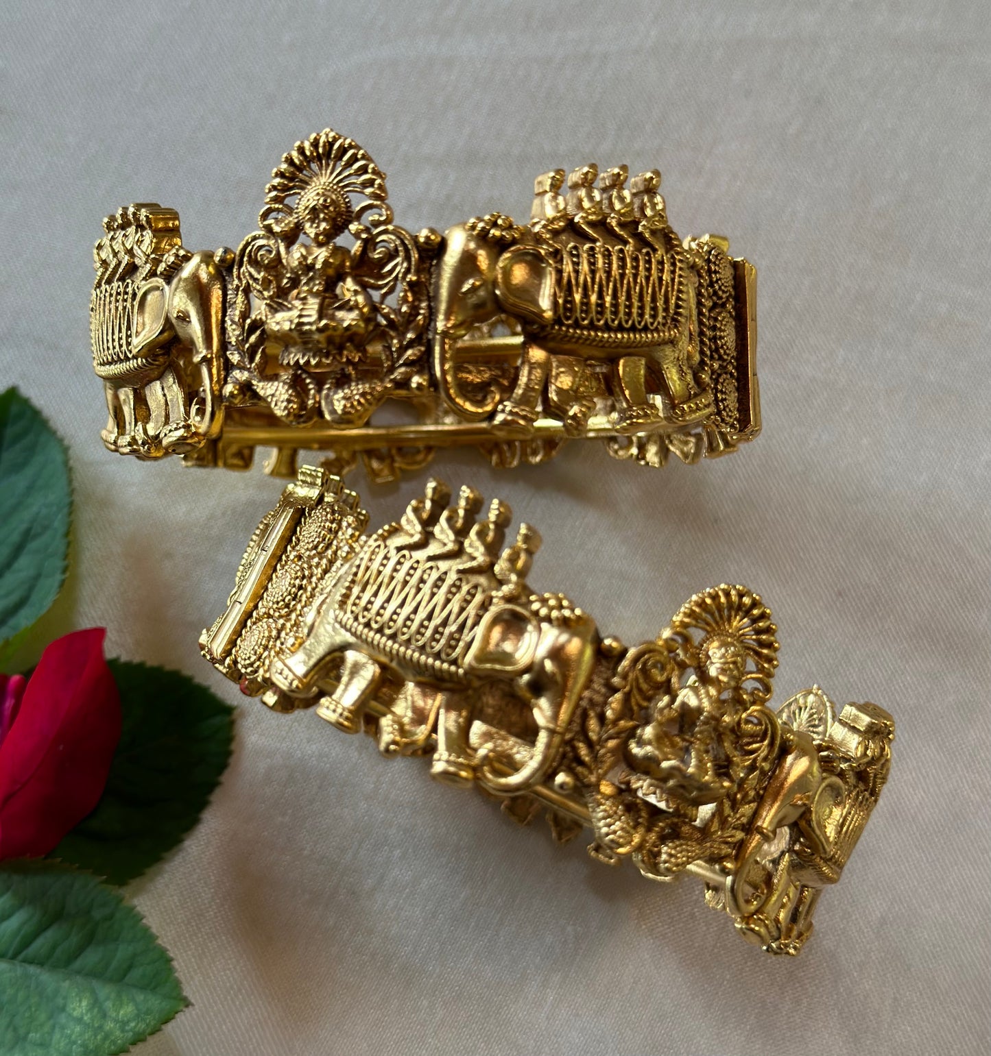 HEMANGI BANGLES
