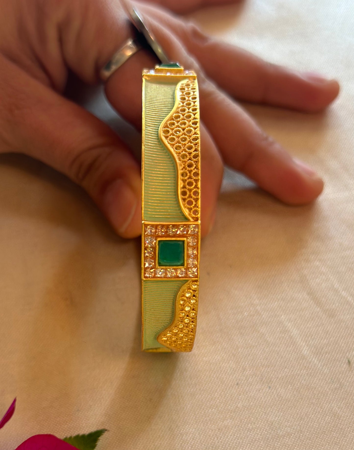 NITYA BANGLES