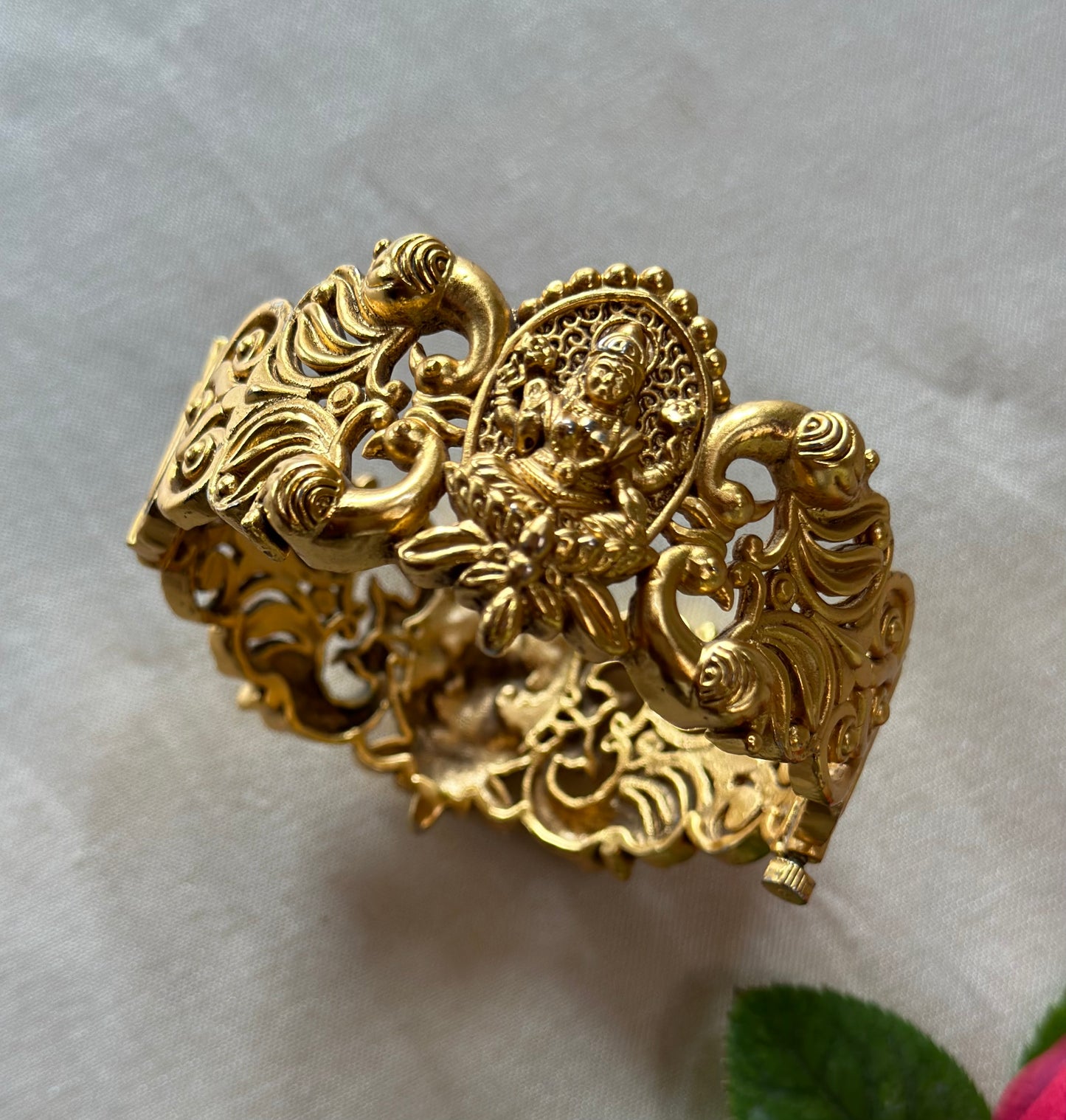 EESHA BANGLES