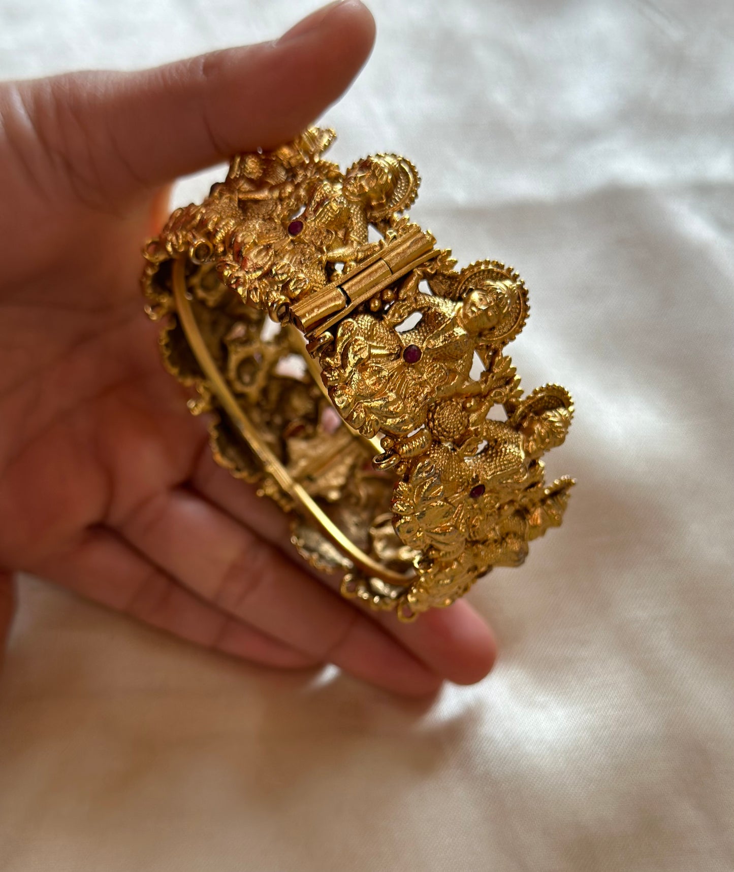 DEEKSHA BANGLES