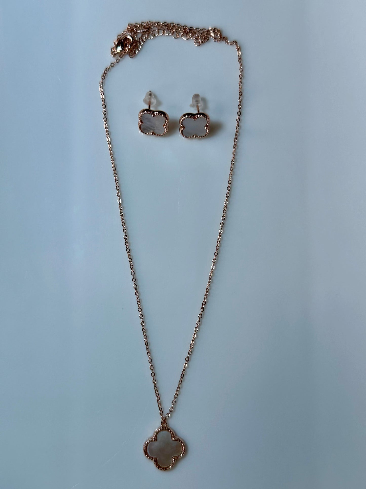 YUGITA PENDANT SET