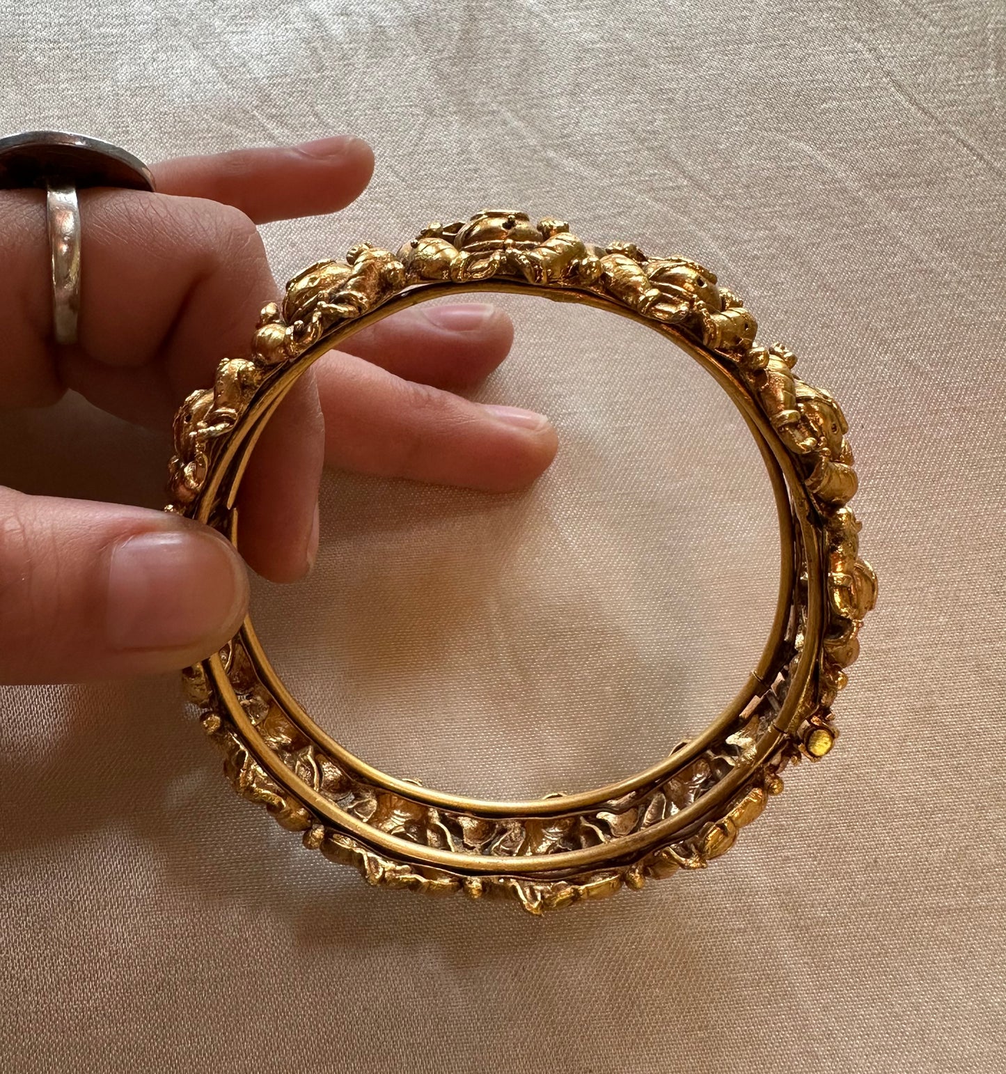 MAHIKA BANGLES