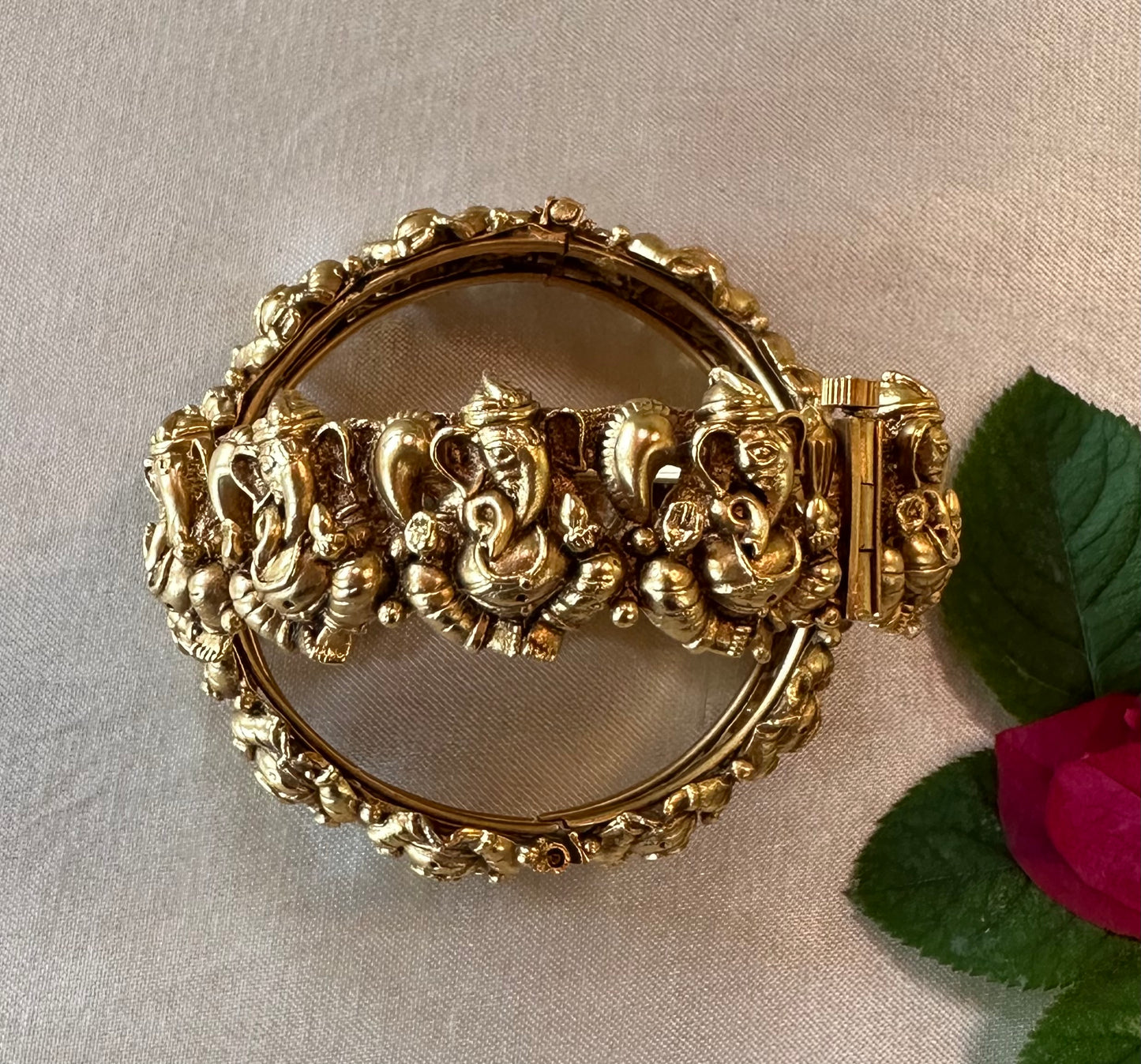 MAHIKA BANGLES