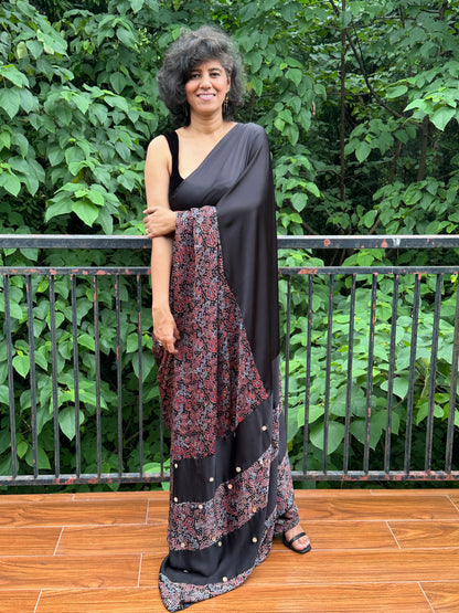 ANURADHA  MODAL  SARI