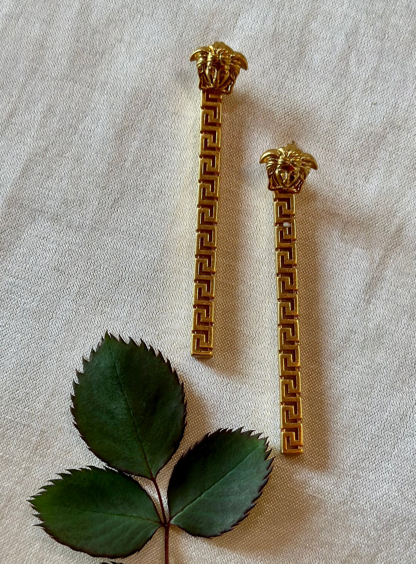VIRONICA EARRING