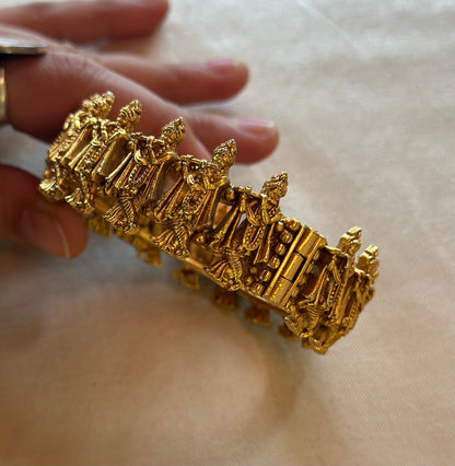 RUHI BANGLES