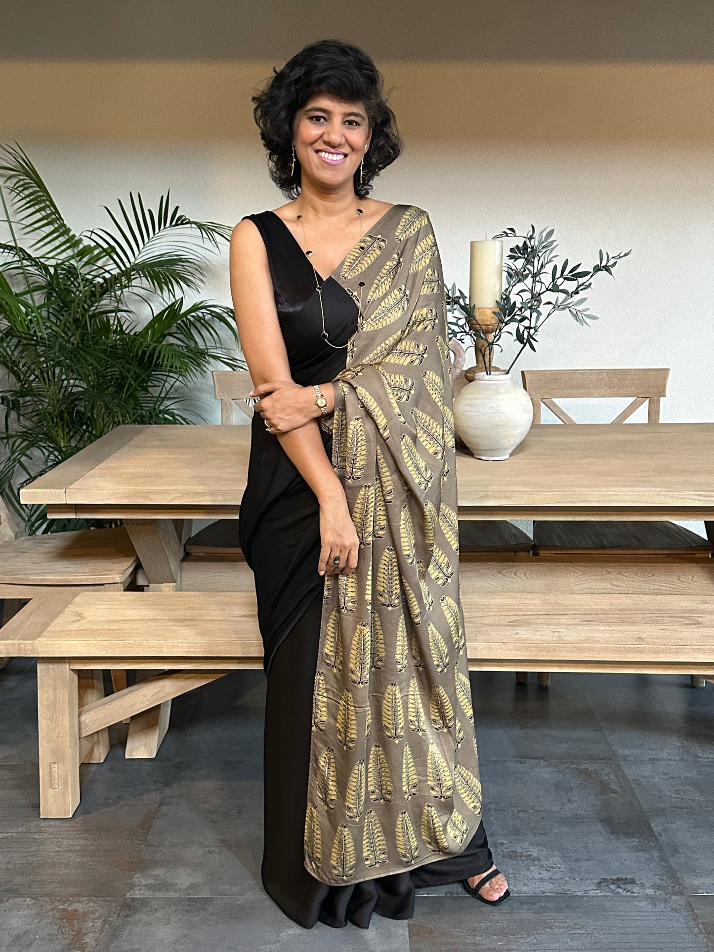 KATRINA  MODAL  SARI