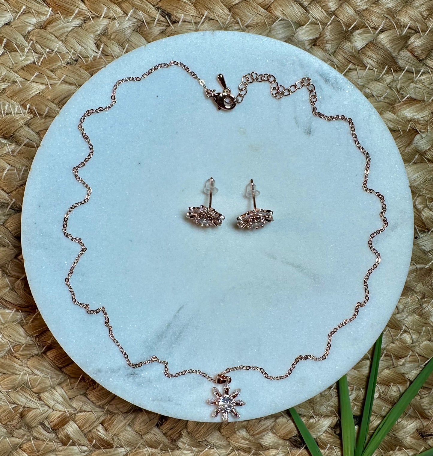 AVNI PENDANT SET