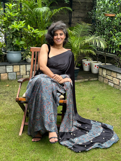 SHALINI  MODAL  SARI