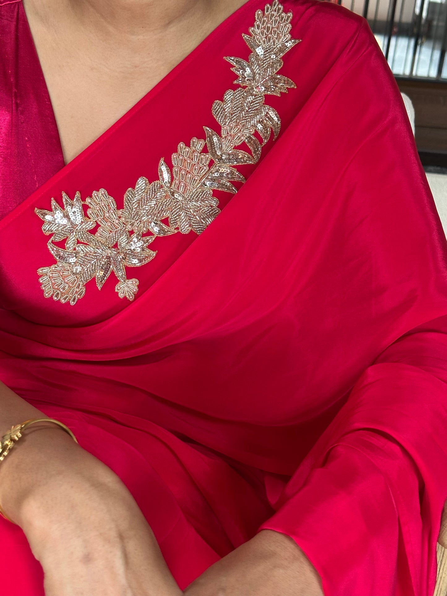LET LIFE FLOW  BROOCH SARI