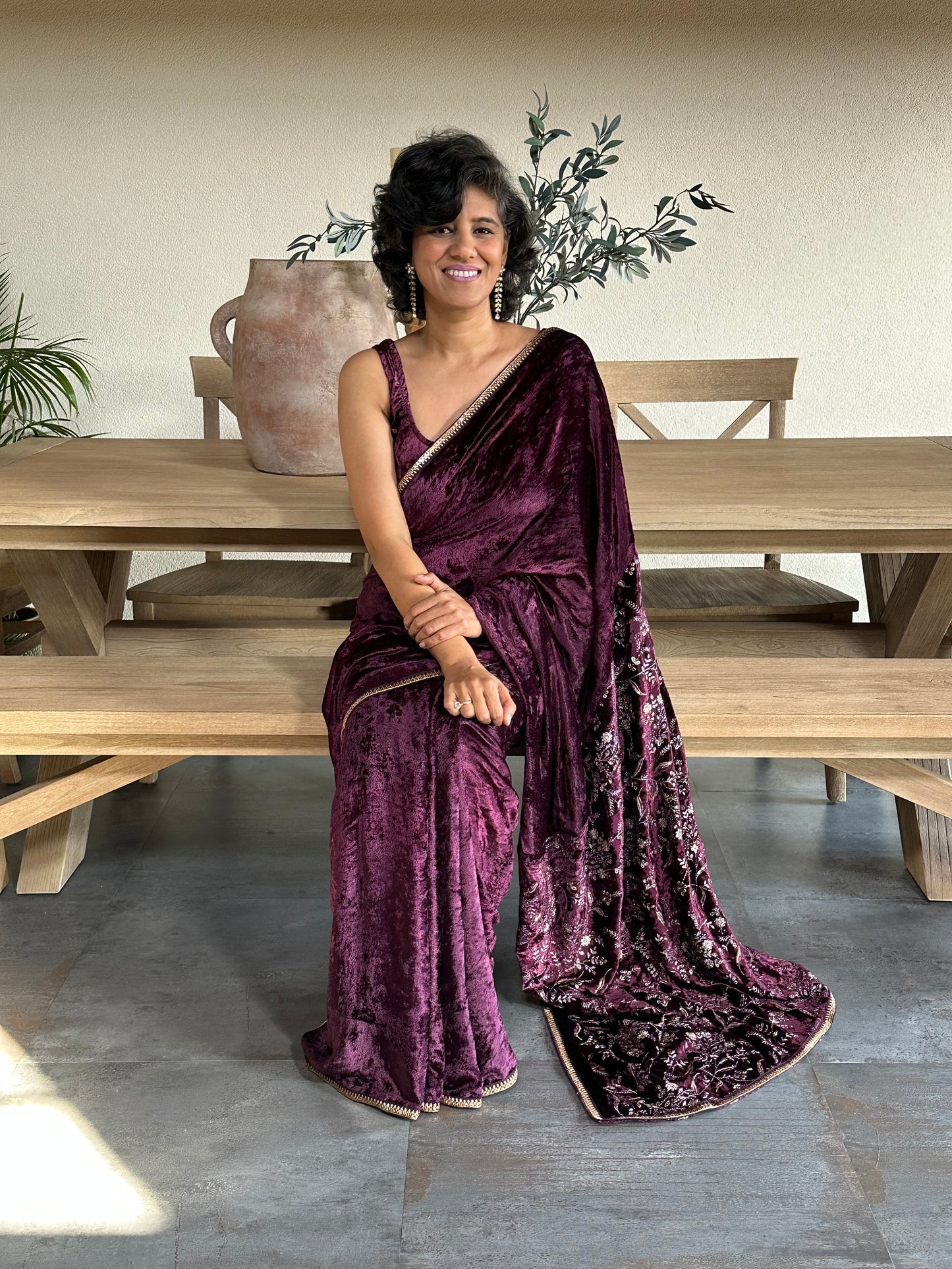 KAMKHYA   VELVET  SARI