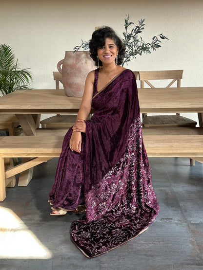 KAMKHYA   VELVET  SARI