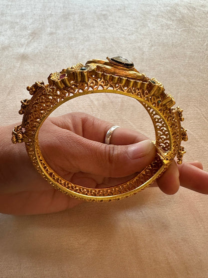 MANVI BANGLES