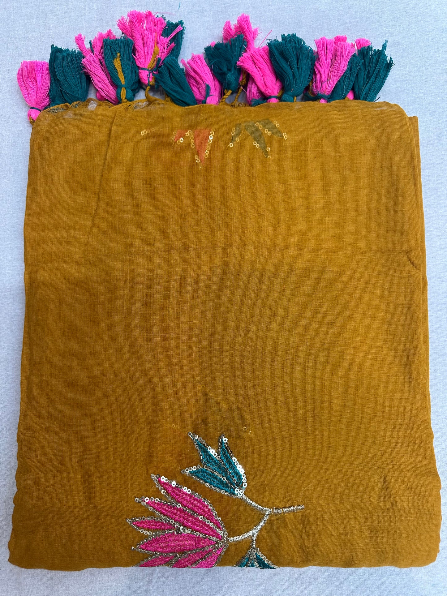 MUL COTTON  EMBROIDERY SEQUIN 1990