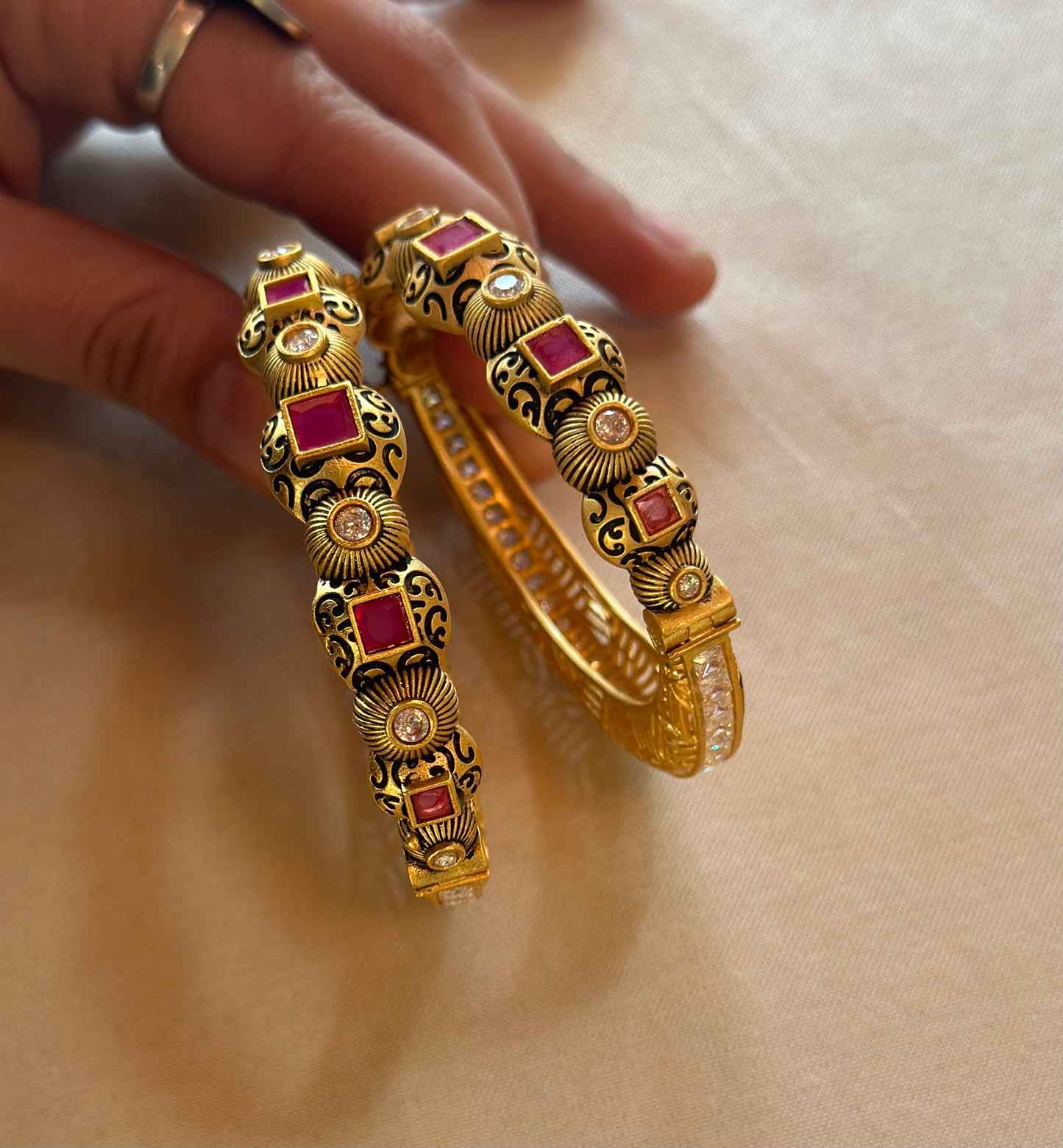 RUCHI BANGLES