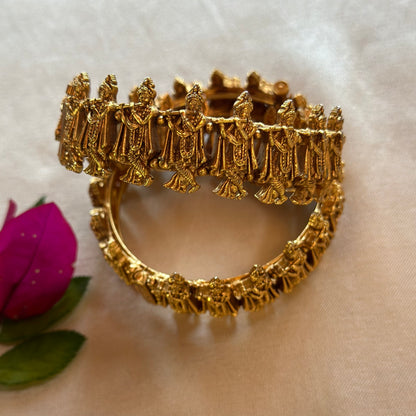RUHI BANGLES