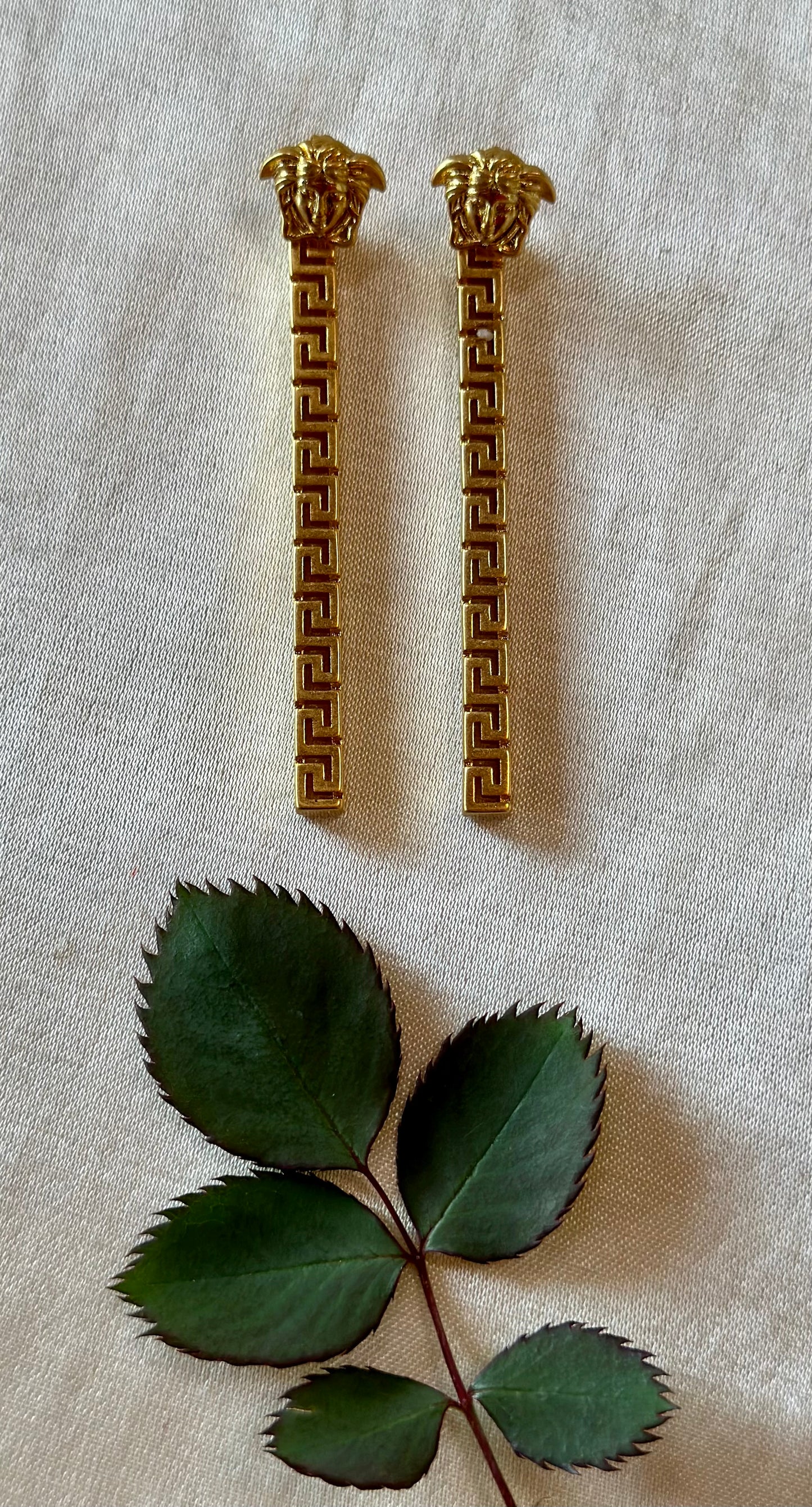 VIRONICA EARRING