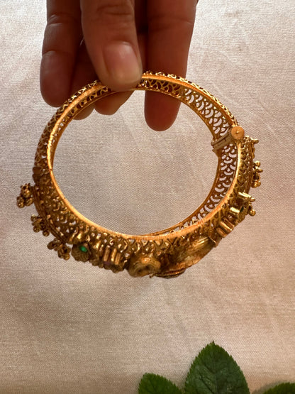 MANVI BANGLES