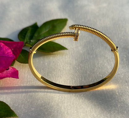 NAIL BRACELET