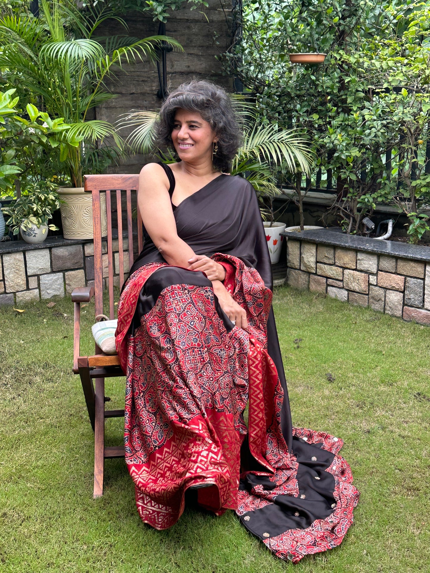 ERA  MODAL  SARI