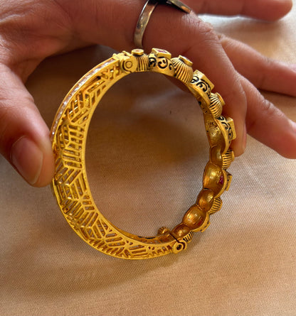 RUCHI BANGLES