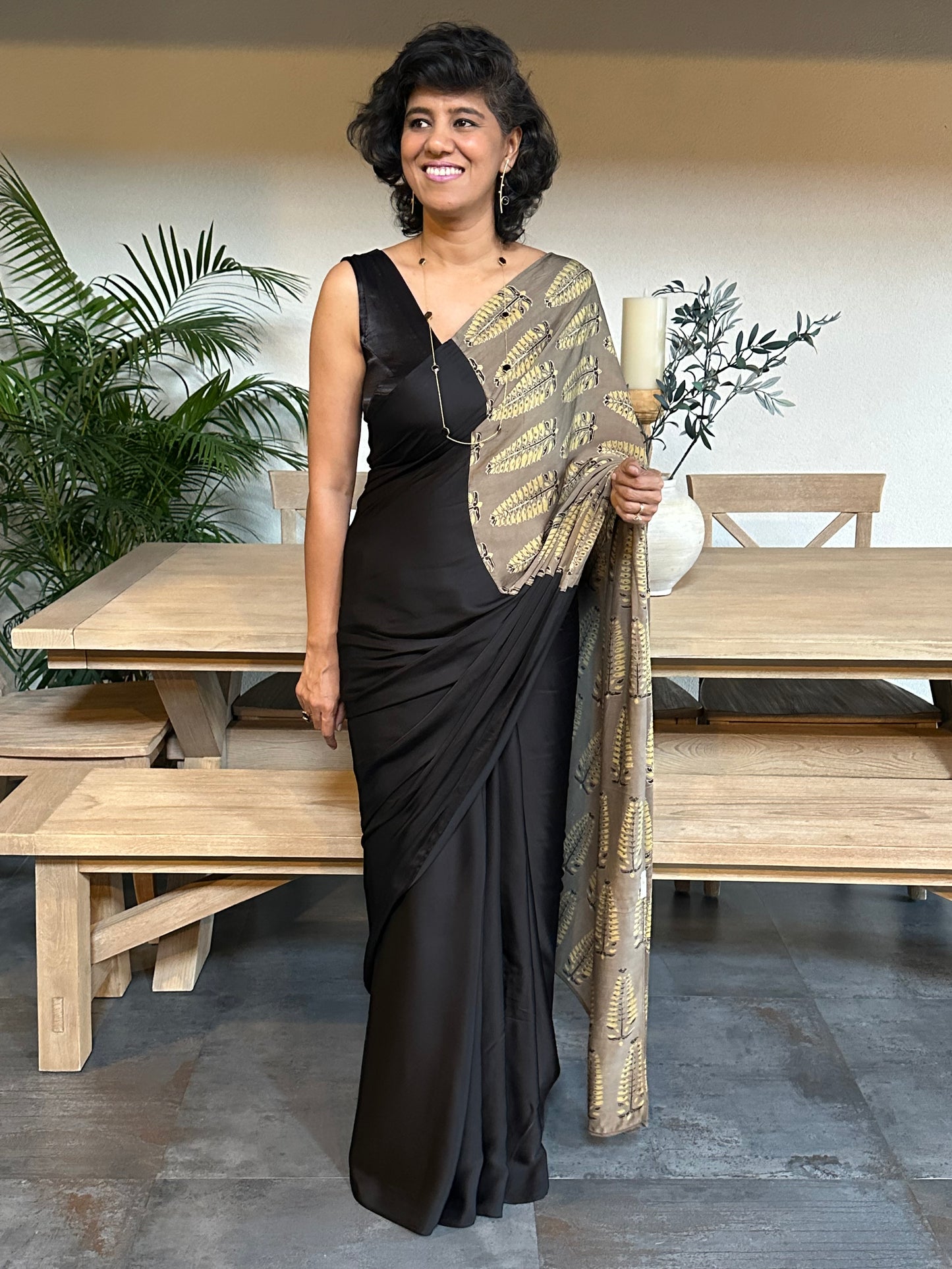 KATRINA  MODAL  SARI