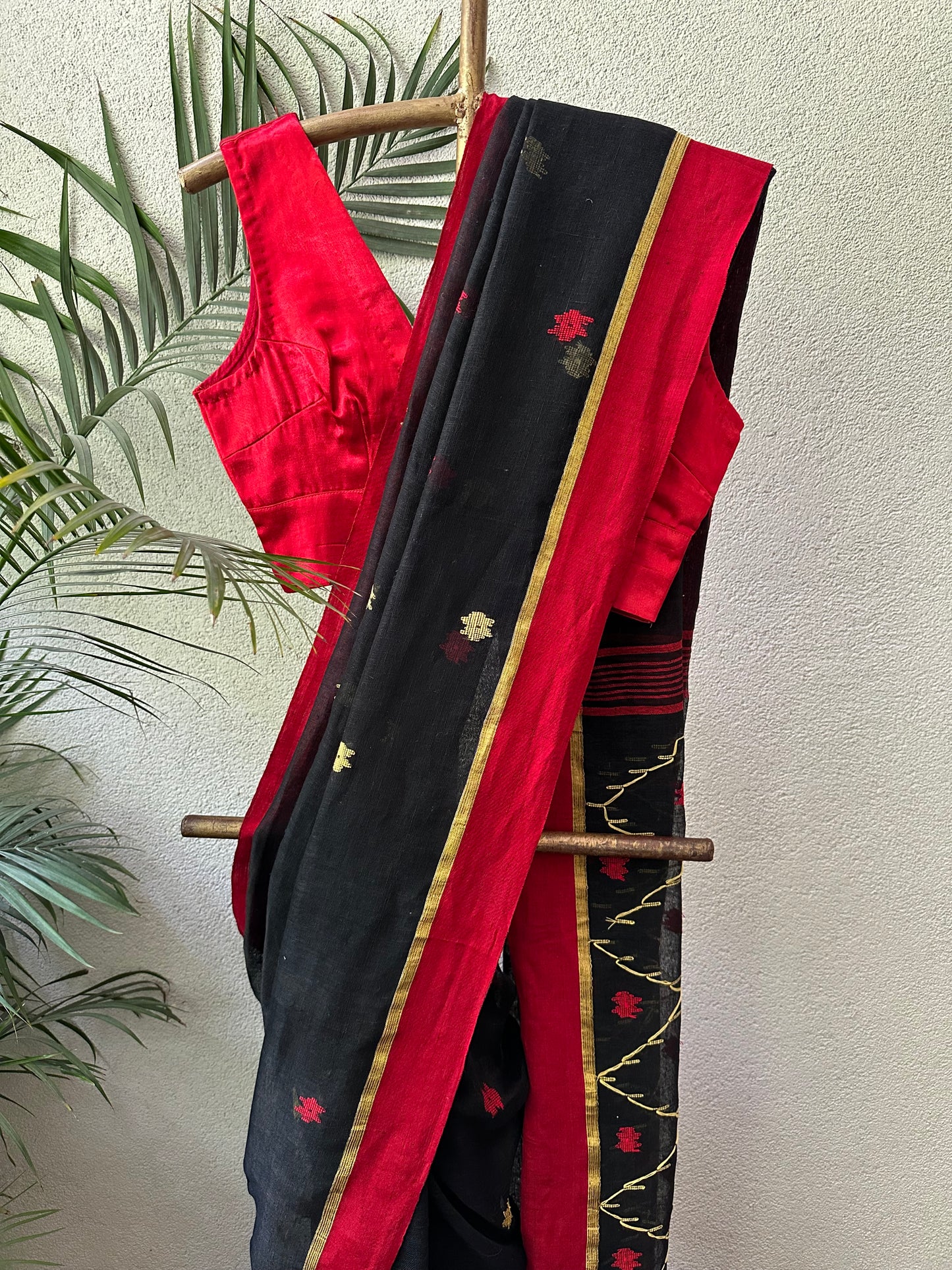 PARO 1  LINEN  SARI