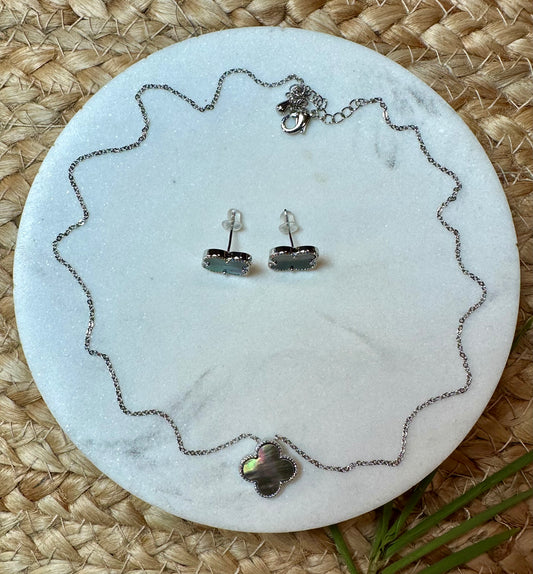 VARNIKA PENDANT SET