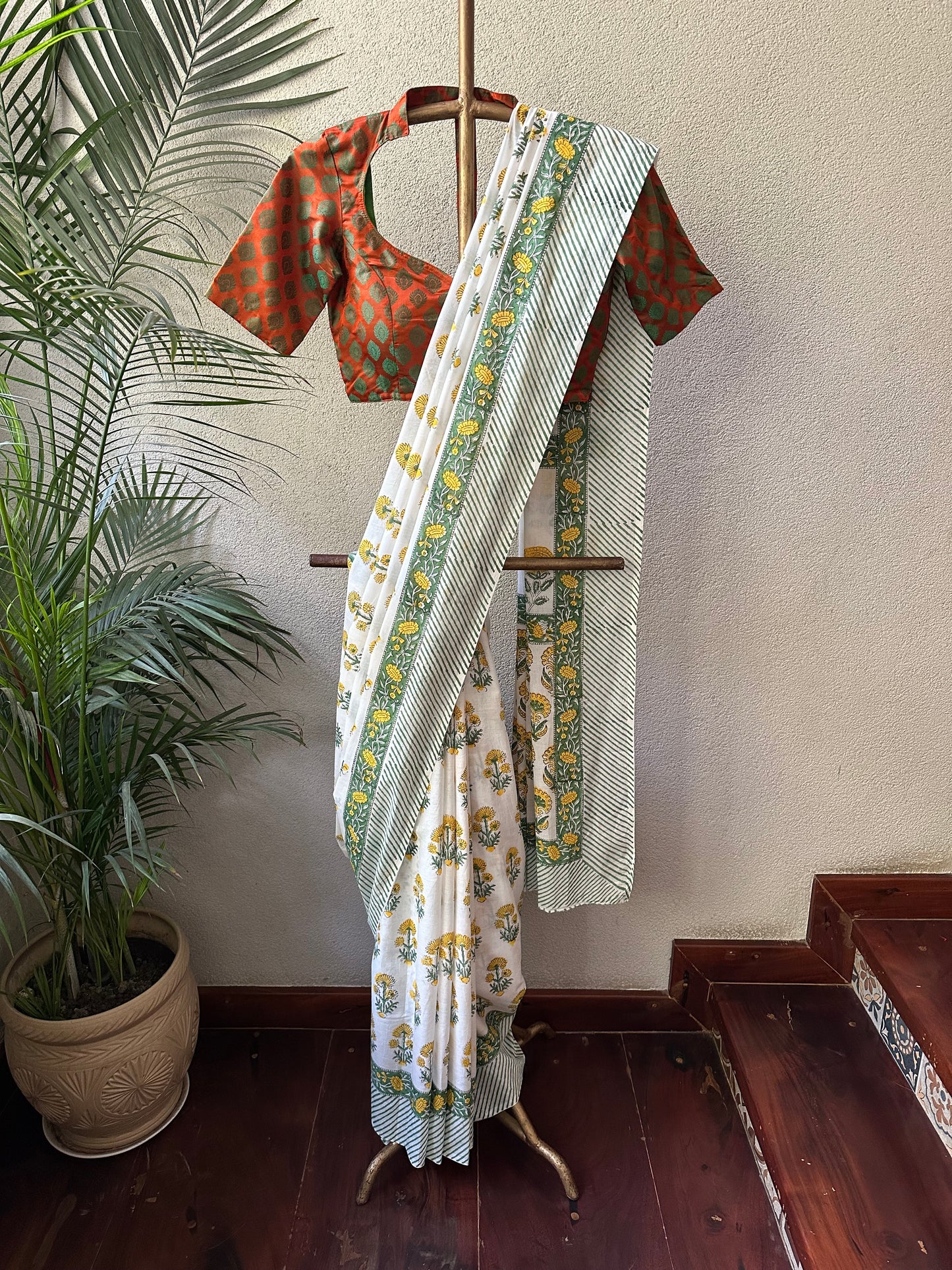 SAANVI  COTTON  SARI