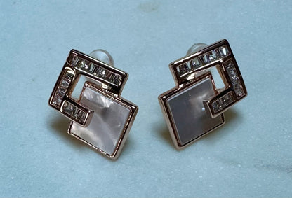 AARVI PENDANT SET