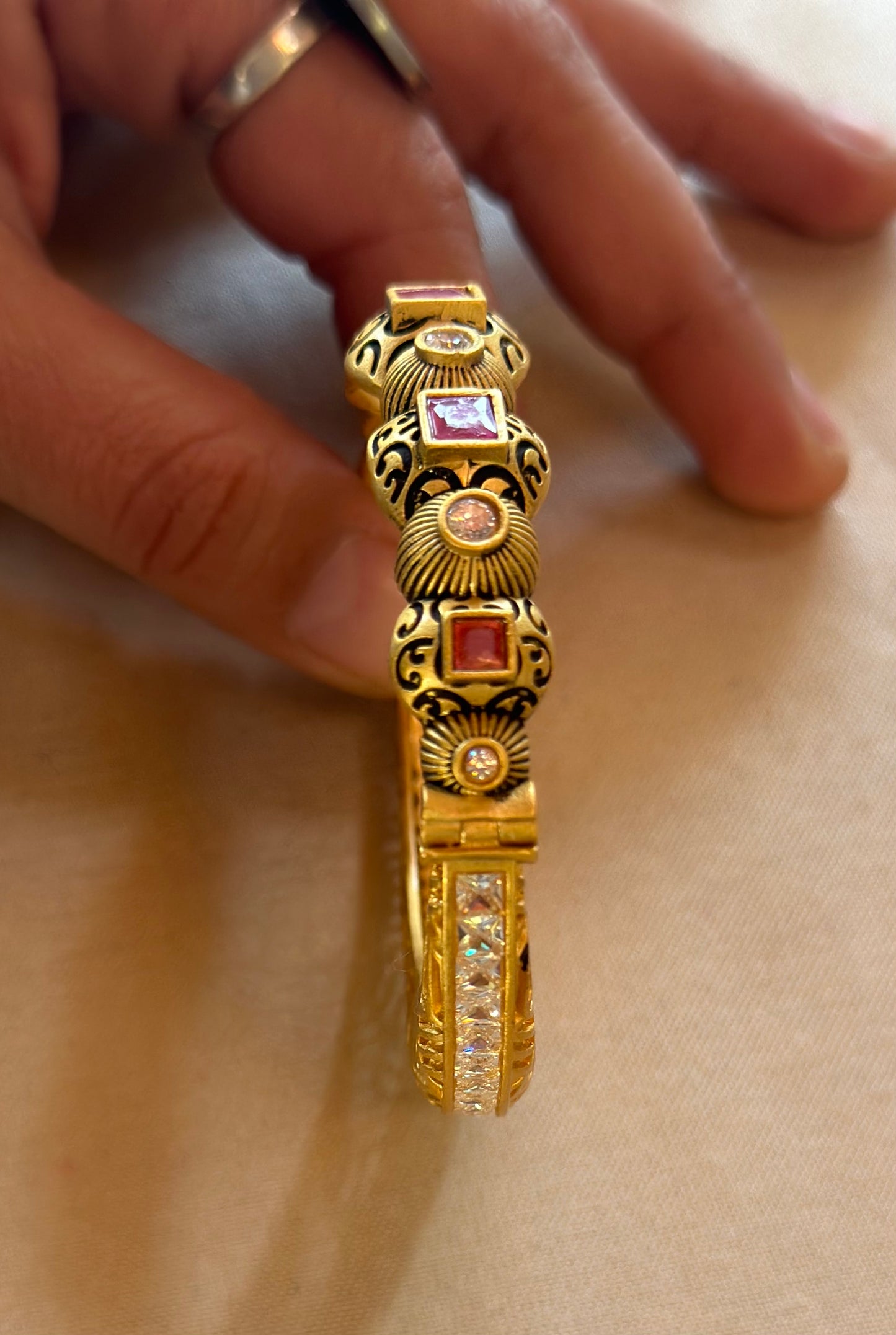 RUCHI BANGLES
