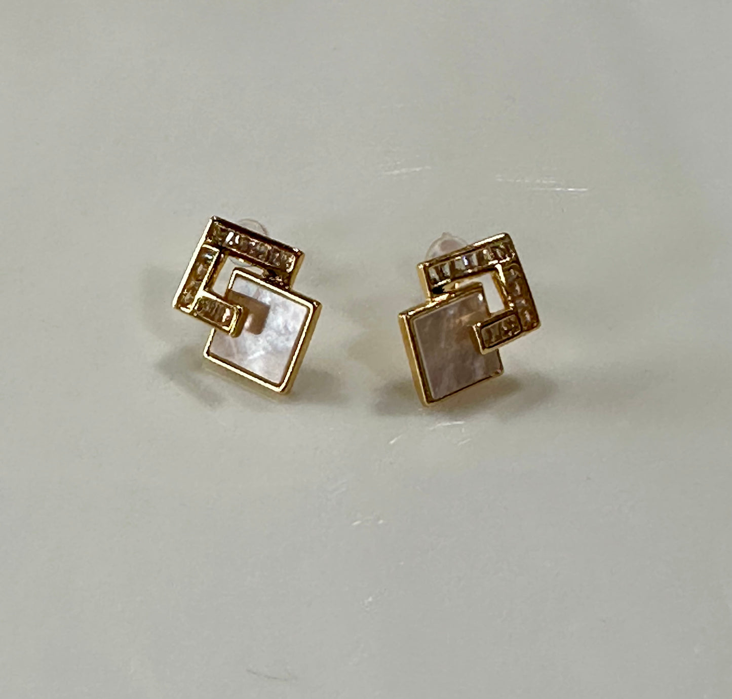 AARVI PENDANT SET