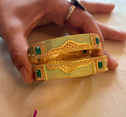 NITYA BANGLES