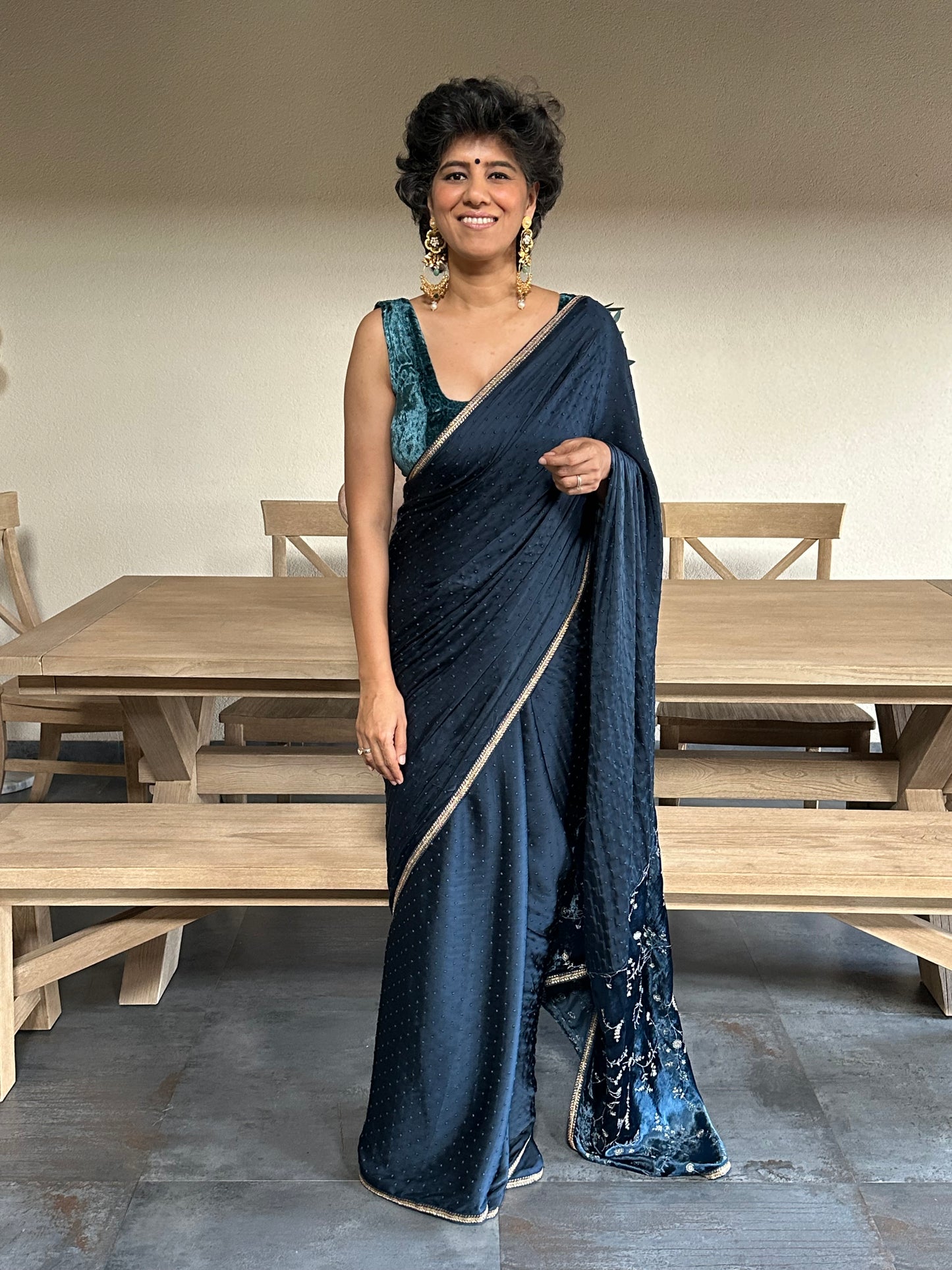 SHALINI MODAL SARI