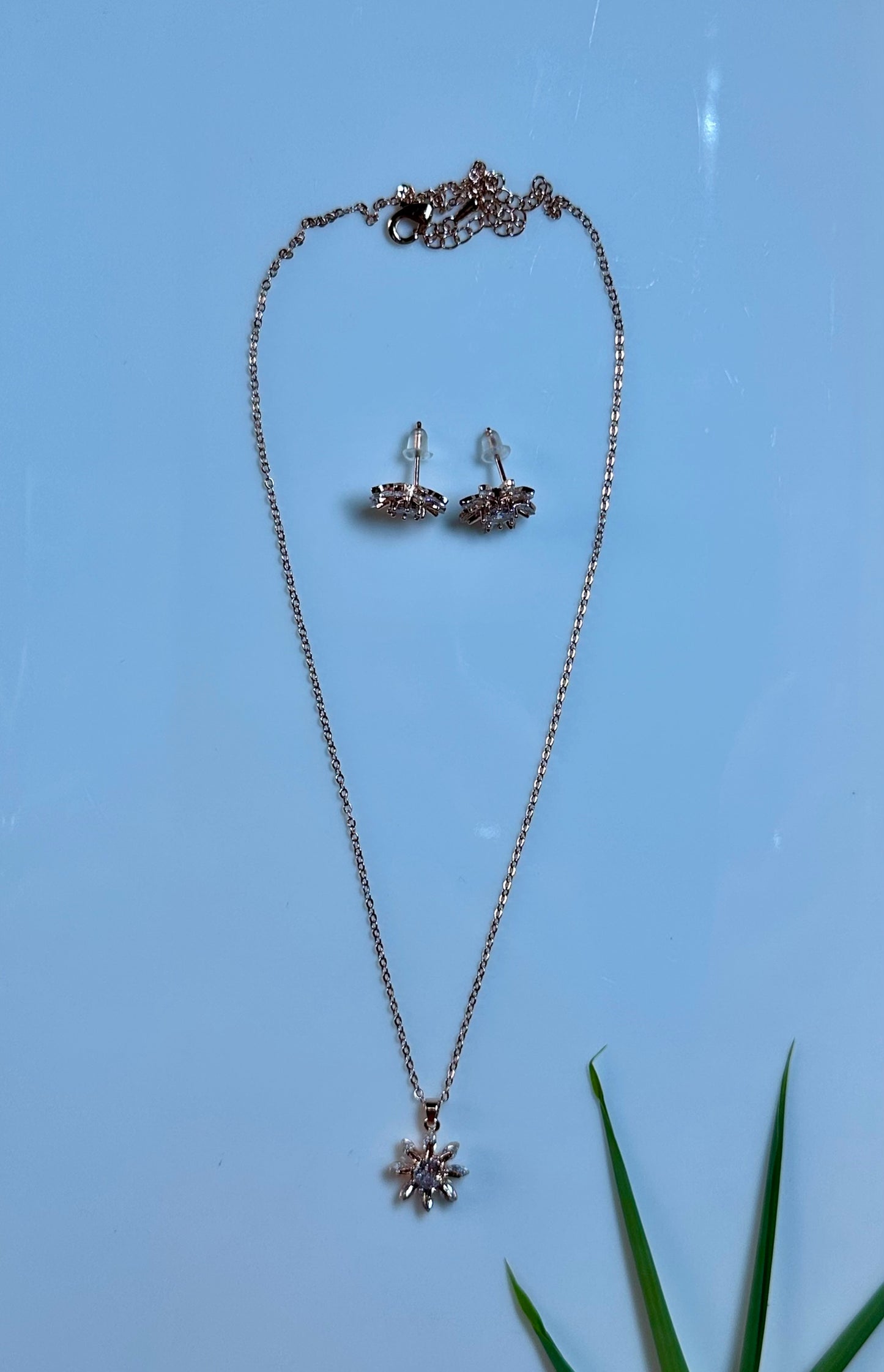 AVNI PENDANT SET