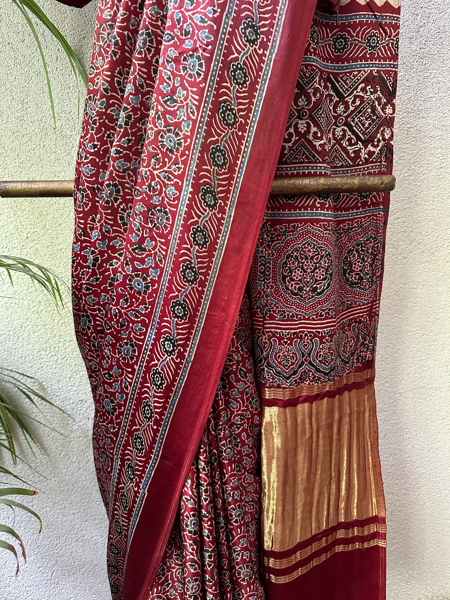 PRIYAKAT AJRAKH MODAL SARI