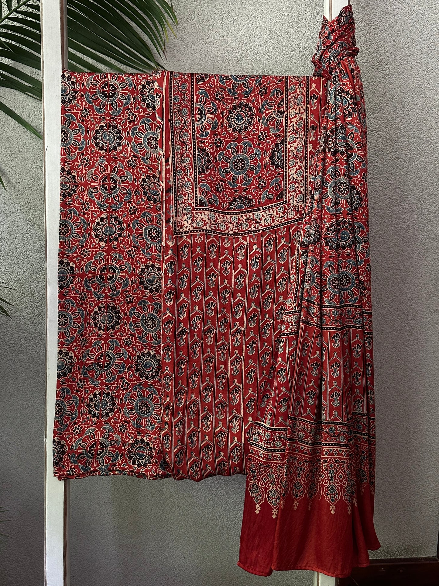 ARTI SUIT SET
