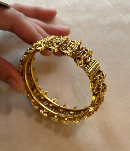 RUHI BANGLES