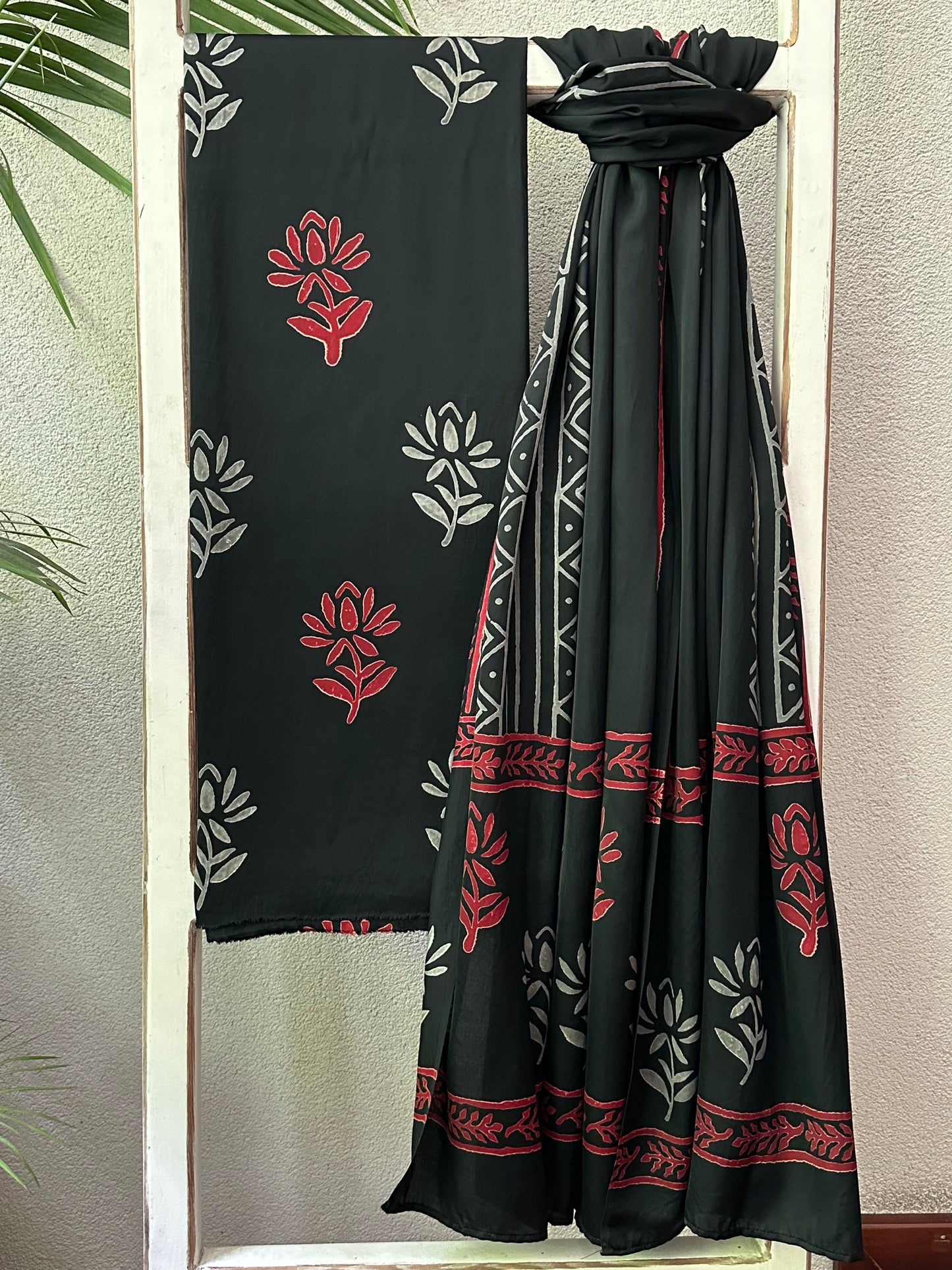 AKUL 2 PIECE SET