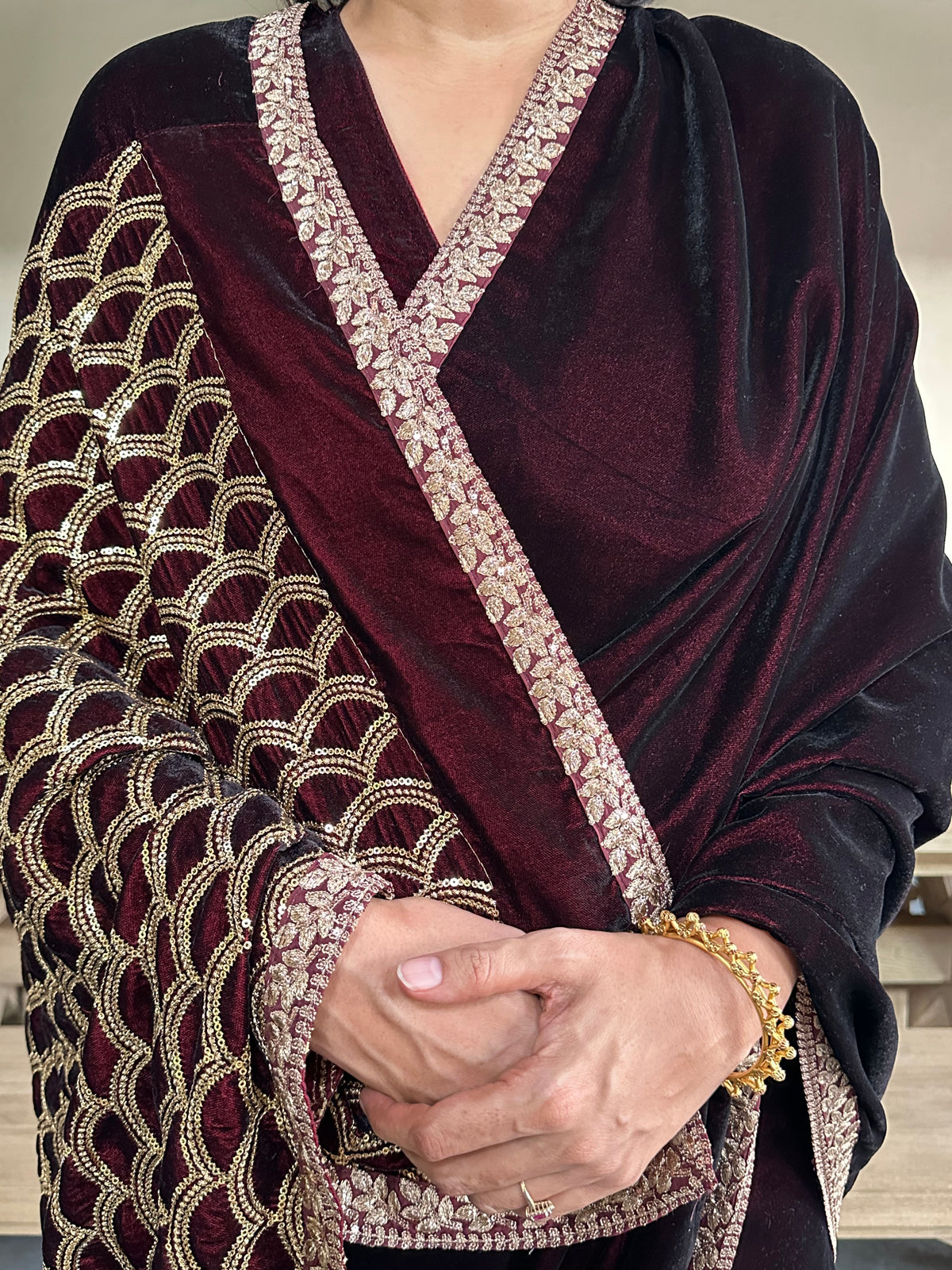 GIRIJA  VELVET  SARI