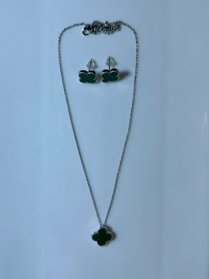 VEDHIKA PENDANT SET