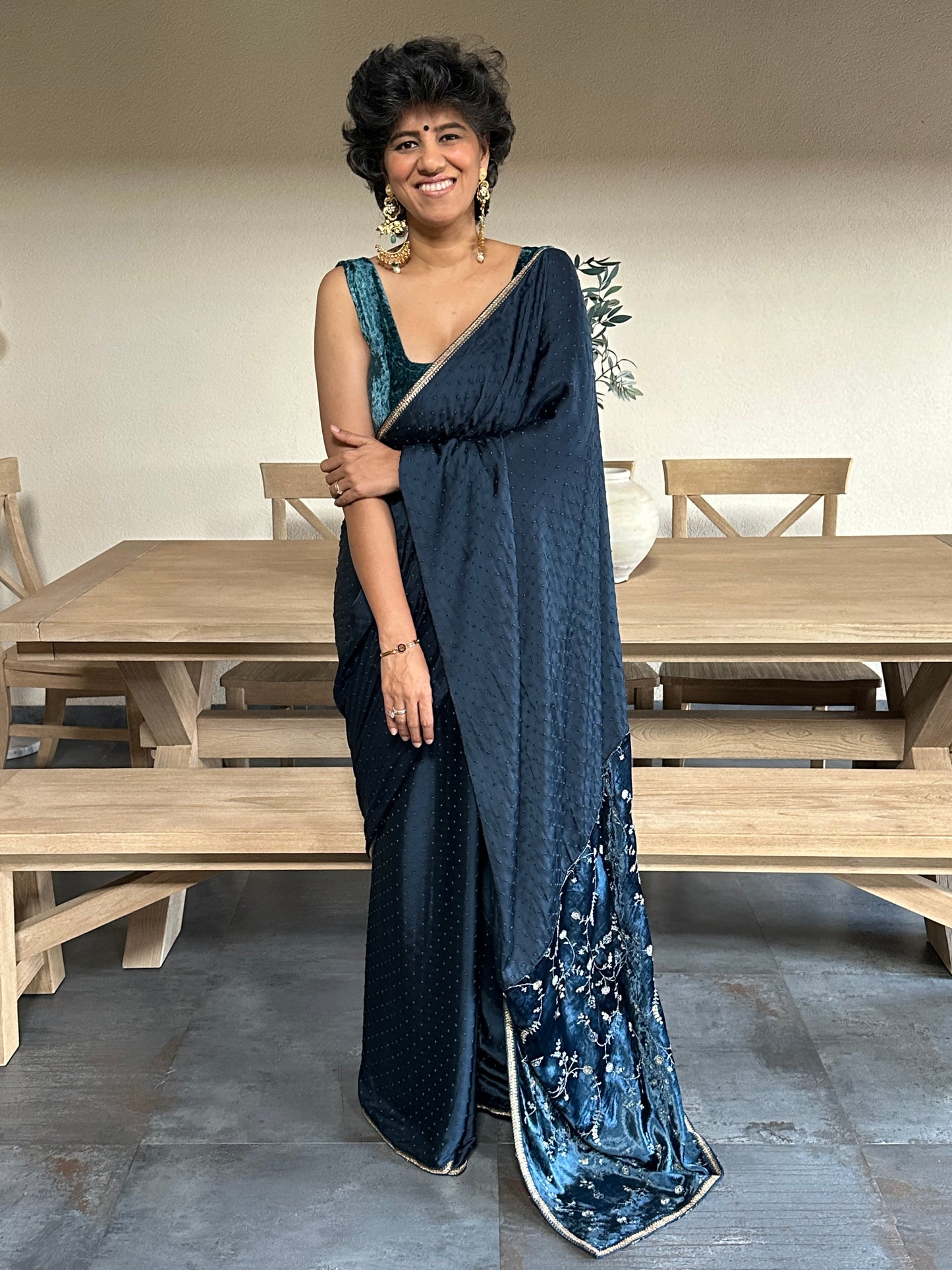 SHALINI MODAL SARI