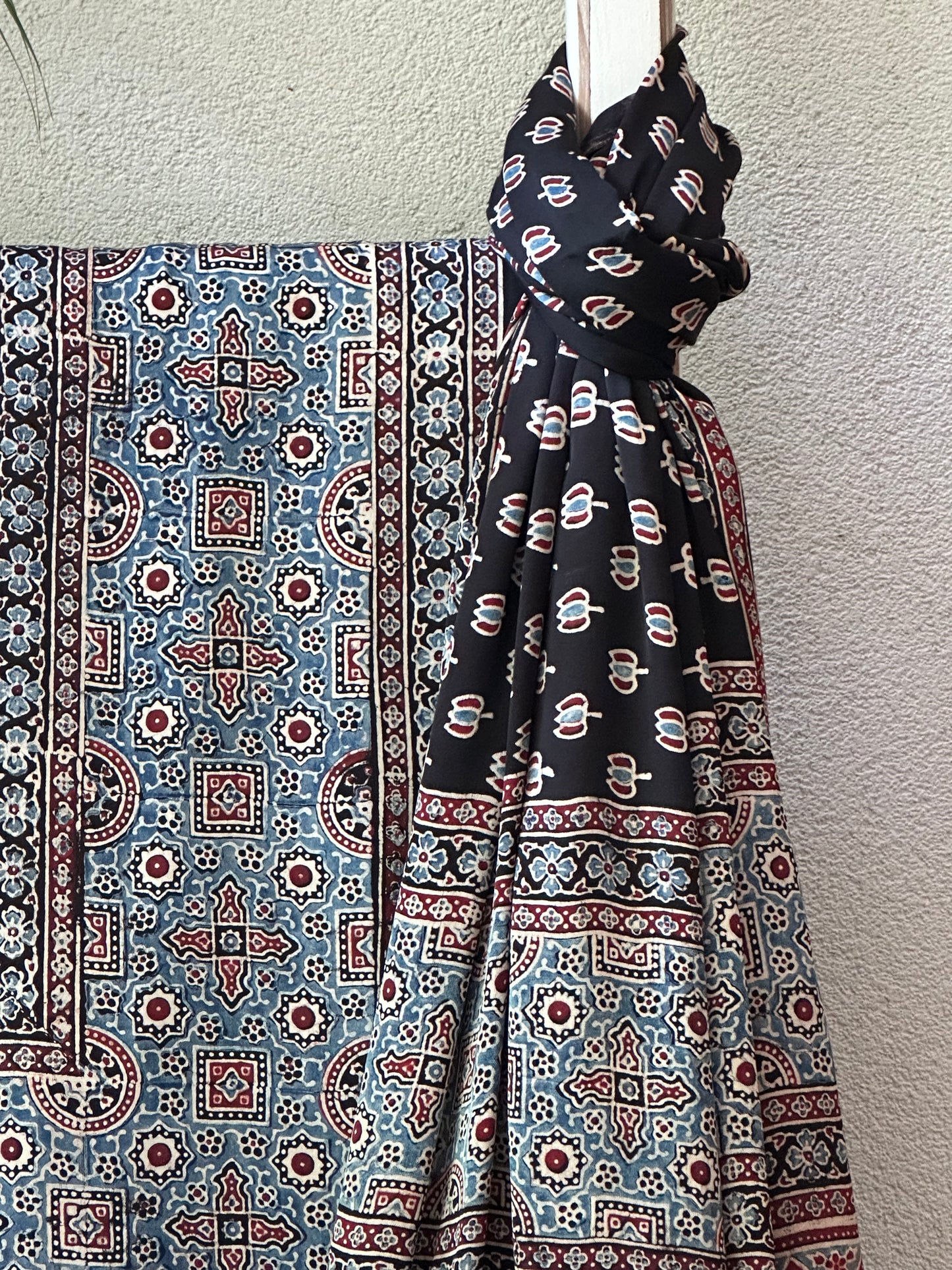 KRIYAM  AJRAKH  MODAL  SUIT