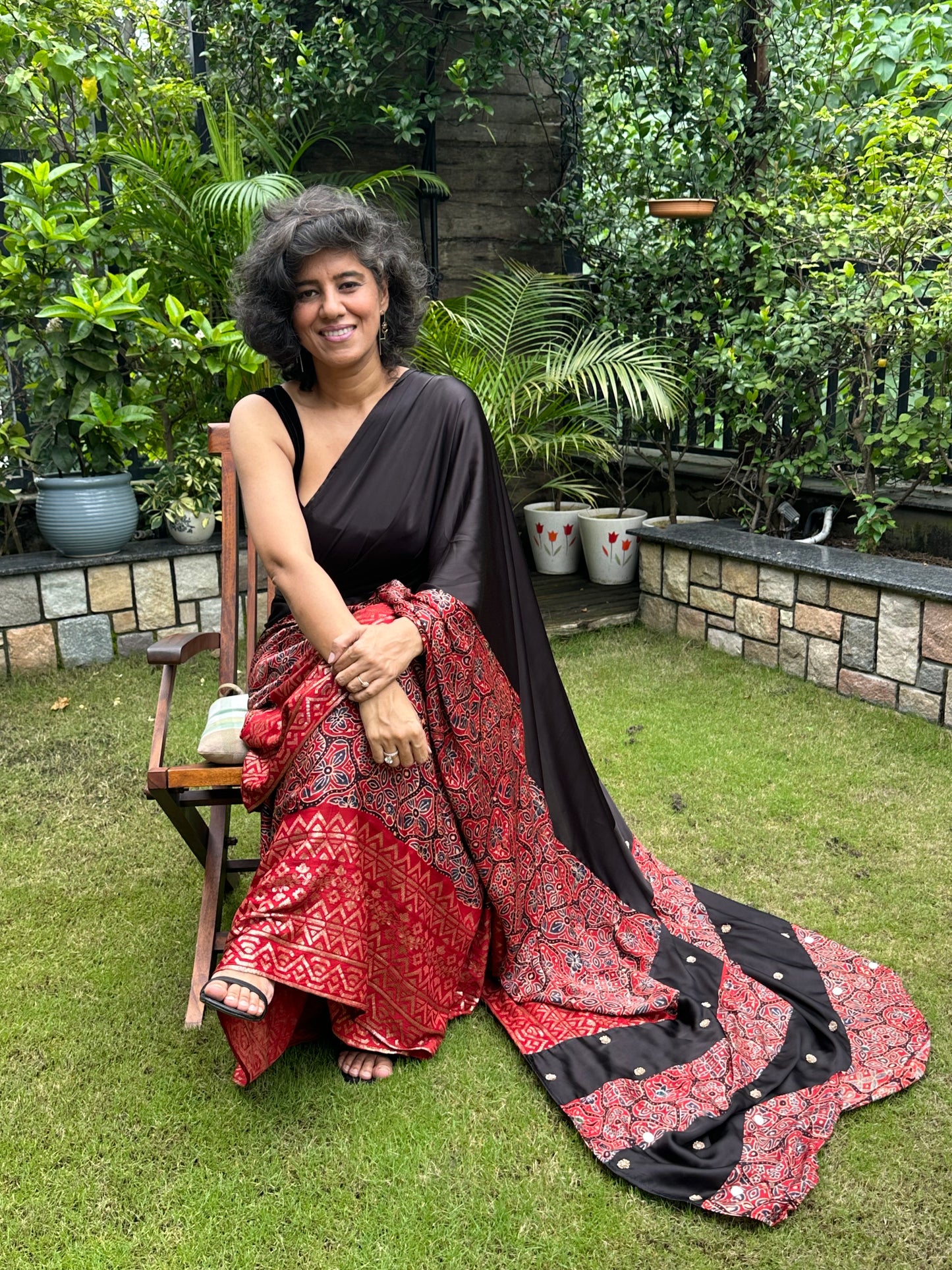ERA  MODAL  SARI