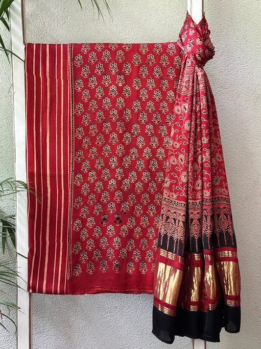 ATMA RAM  AJRAKH  MODAL  SUIT