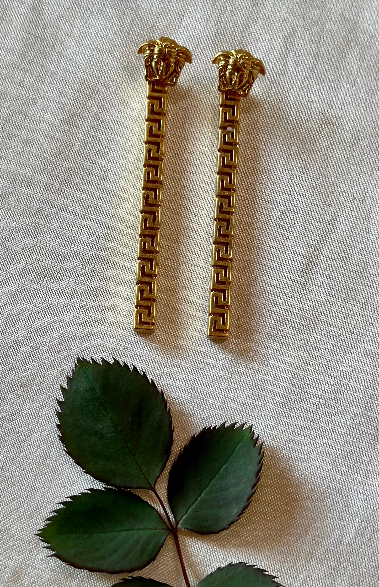 VIRONICA EARRING