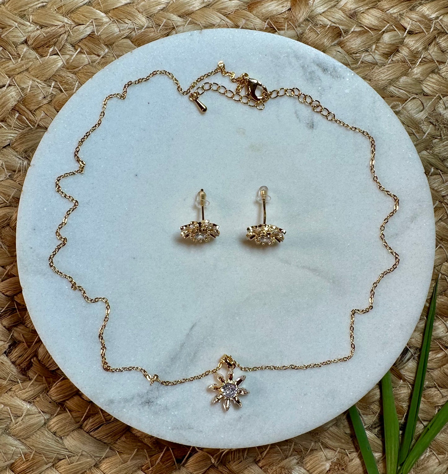 AVNI PENDANT SET