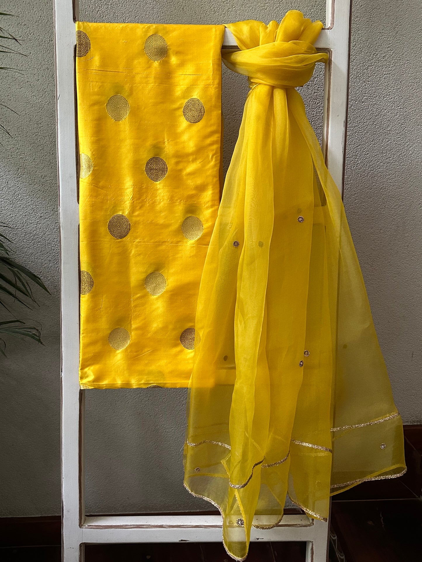 MANAS 2 PIECE  SILK  SUIT  SET